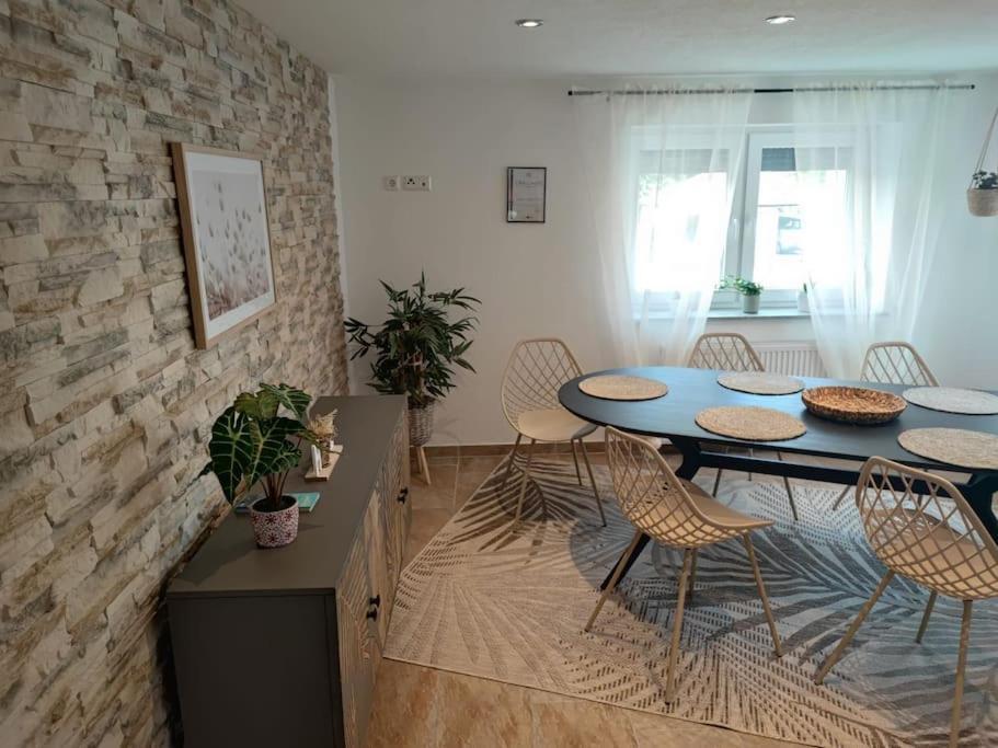 -Stadthaus Ida- Mit Grosser Dachterasse, Am Schlosspark, Luftkurort Kisslegg, Boxspringbetten, Kaffeevollautomat, Smarttv, Familienfreundlich, Grosszuegig, Zentral المظهر الخارجي الصورة