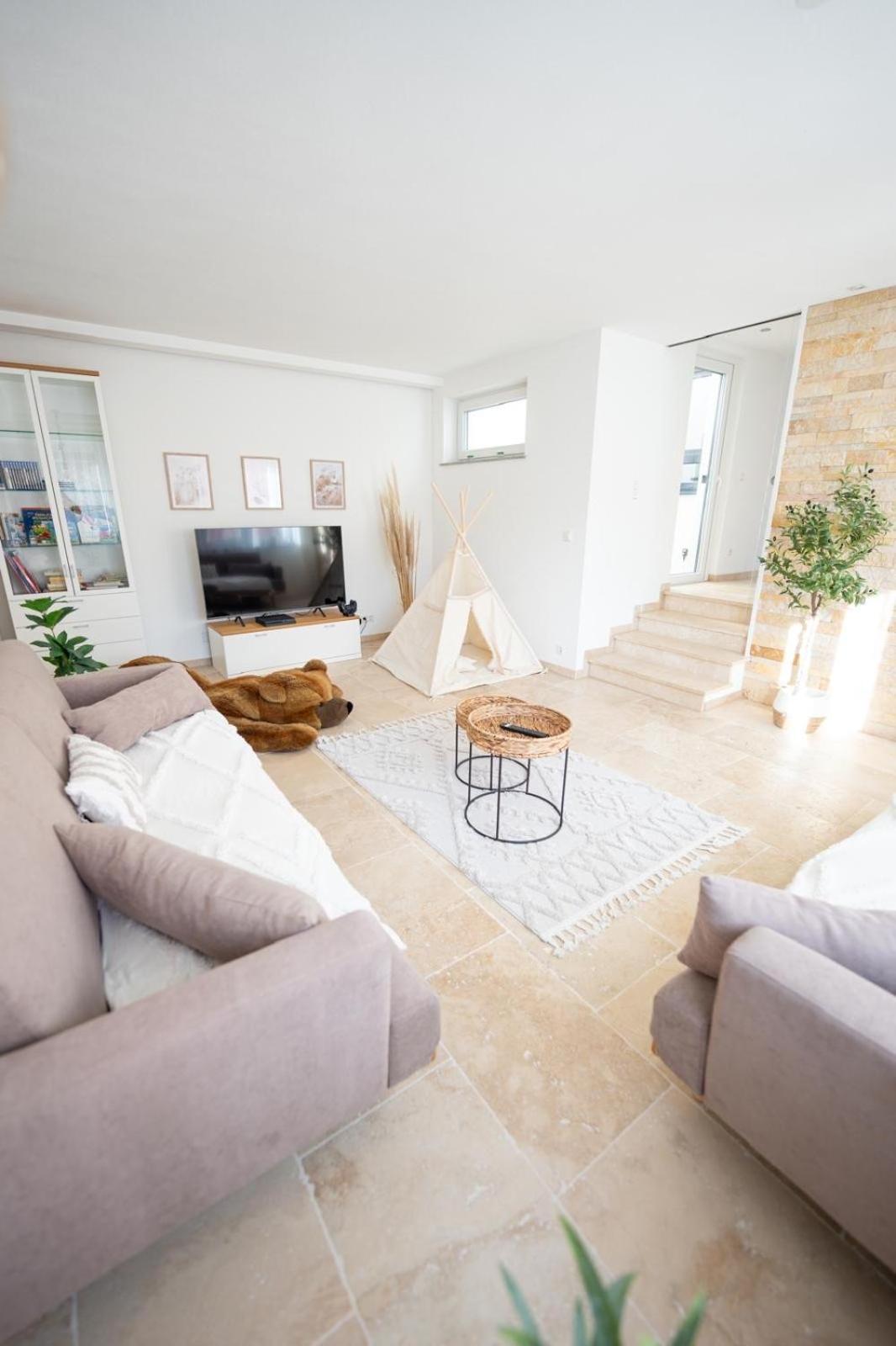 -Stadthaus Ida- Mit Grosser Dachterasse, Am Schlosspark, Luftkurort Kisslegg, Boxspringbetten, Kaffeevollautomat, Smarttv, Familienfreundlich, Grosszuegig, Zentral المظهر الخارجي الصورة